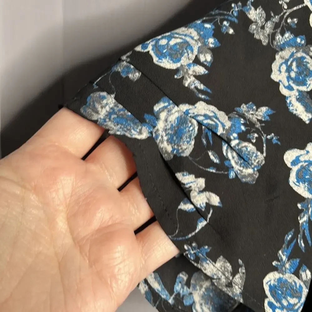 DR2 Black and Blue Floral Short Sleeve Blouse Size XS - Picture 5 of 9